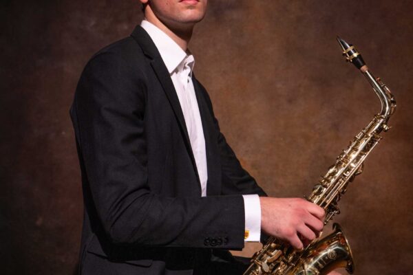 ritratto_foto_saxophonist_julian_brodski_2 ritratto_foto_saxophonist_julian_brodski_2